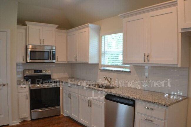 Building Photo - 3424 Brookstone Dr