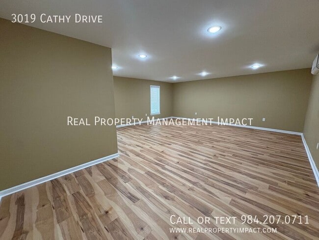 Building Photo - 3019 Cathy Dr