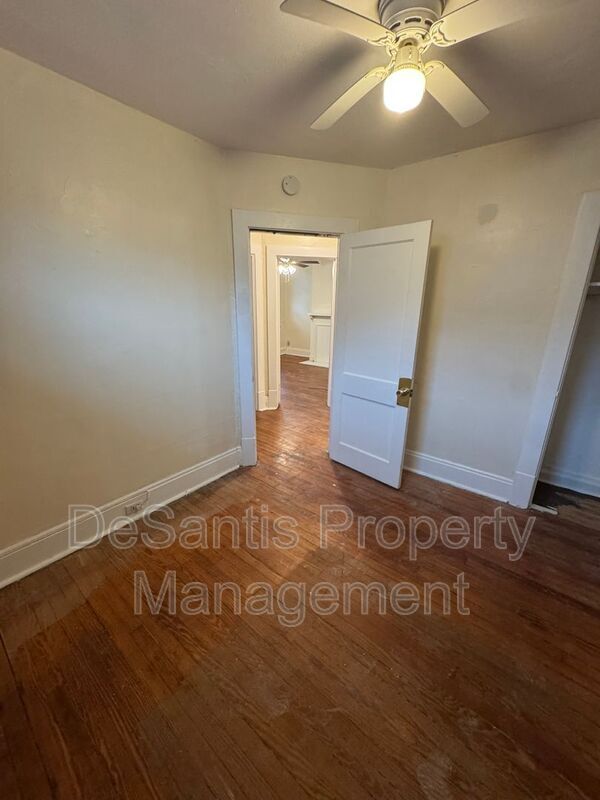 Building Photo - 2450 Starkamp St