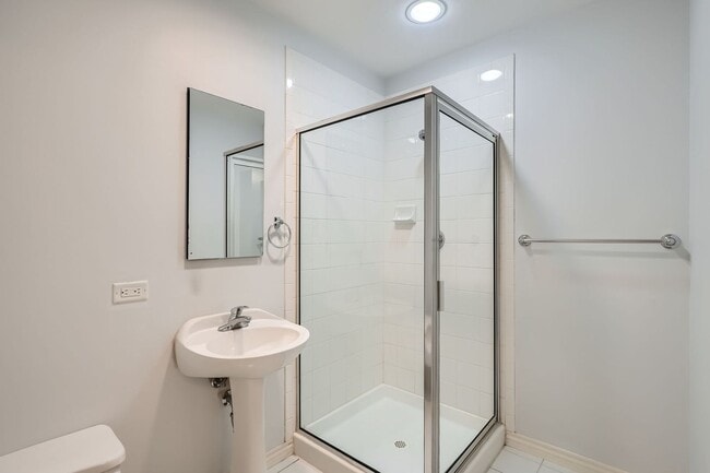 Building Photo - 300 W 11th Ave