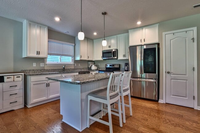 Building Photo - 2321 Slaney Ln