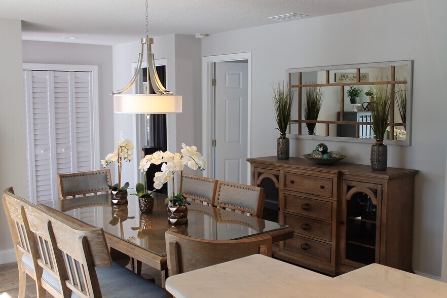 DINING ROOM - 12 Clarendon Ct S