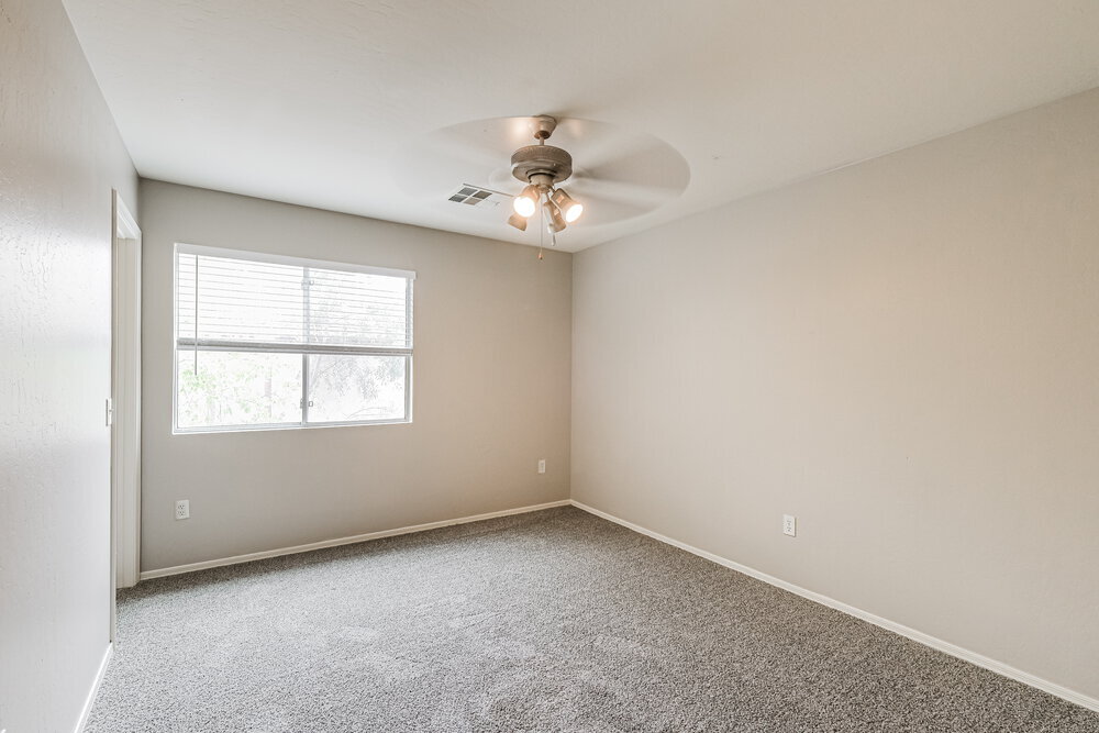 Building Photo - 13519 W San Juan Ct