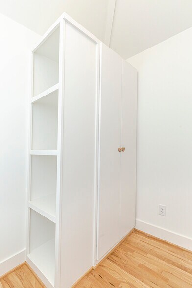 Building Photo - 2213 Belmont Blvd