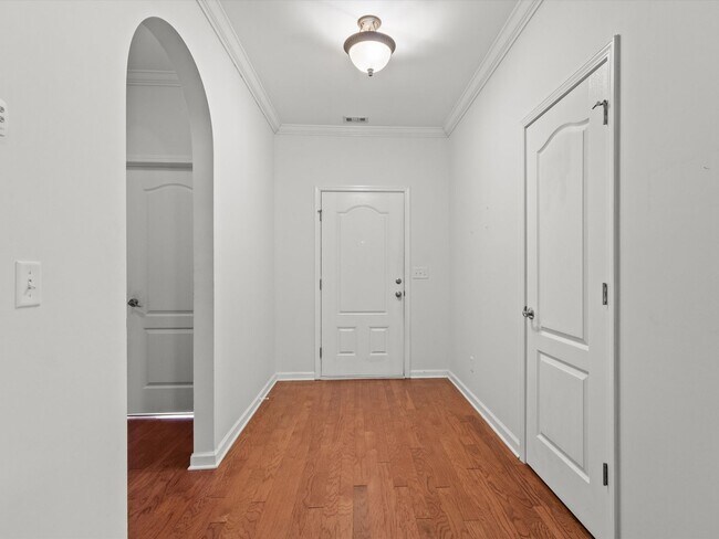 Building Photo - Beautiful Brick Home in Canebrake