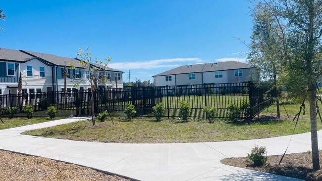 Building Photo - Welcome To Your NEWER Dream Home in the He...