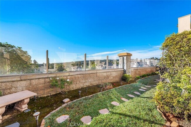 Building Photo - 31 Shorebreaker Dr