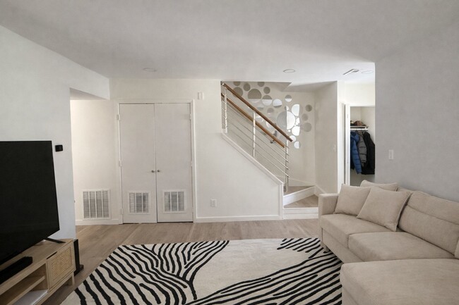 Building Photo - 463 Kennedy Pl