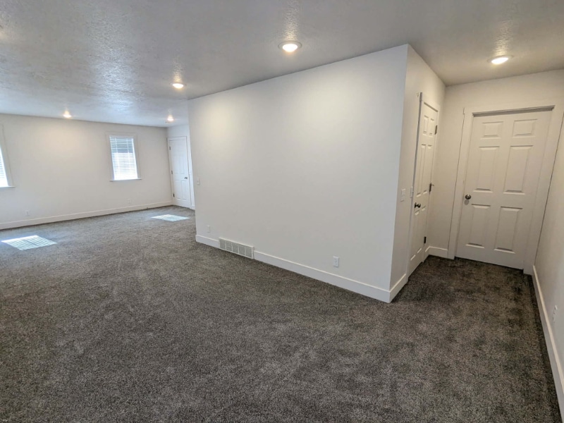 Building Photo - 1760 N 400 E