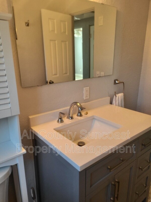 Building Photo - 2008 59th St S