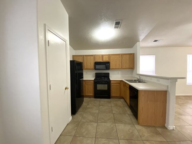 Building Photo - 3BR/2Bath in Rio Rancho