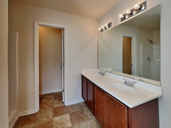 Building Photo - 3630 Oakleaf Pass