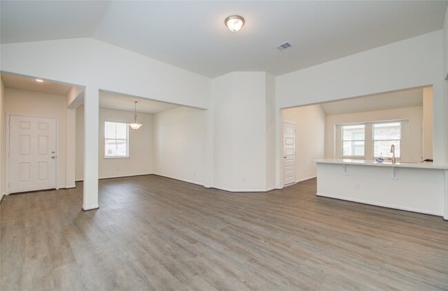 Building Photo - 8414 Beacon Bay Cir