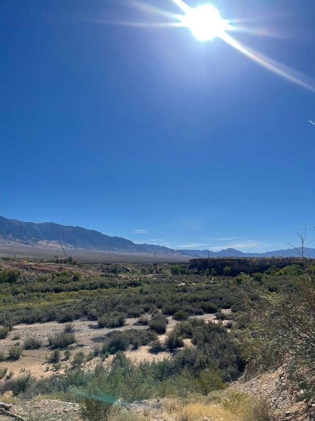 Building Photo - Home in Beaver Dam AZ