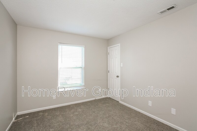 Building Photo - 6886 W Raleigh Dr