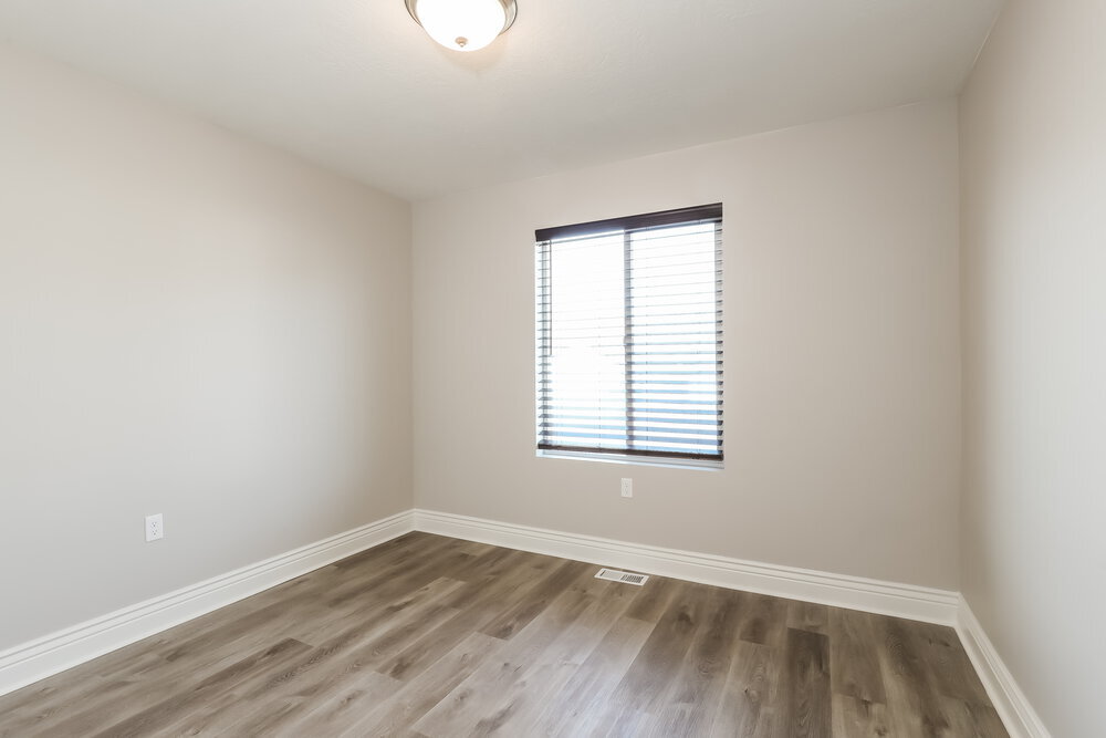 Building Photo - 1831 370 E