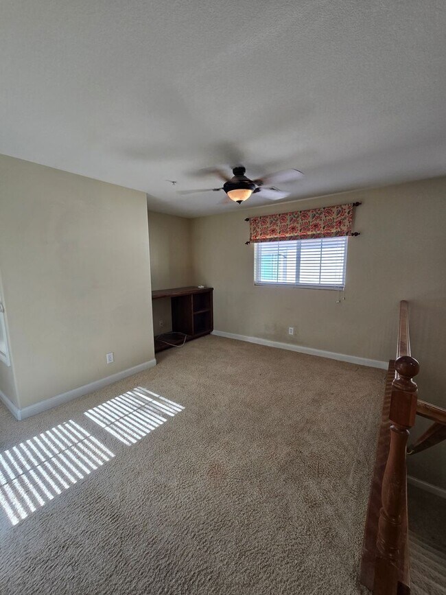 Building Photo - COMING SOON! Charming 3 bedroom with a loft!