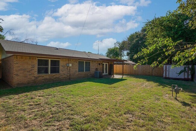 Building Photo - 3507 Hummingbird Ln