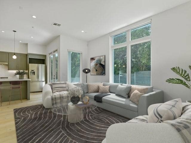 Building Photo - 2506 Sutherland St