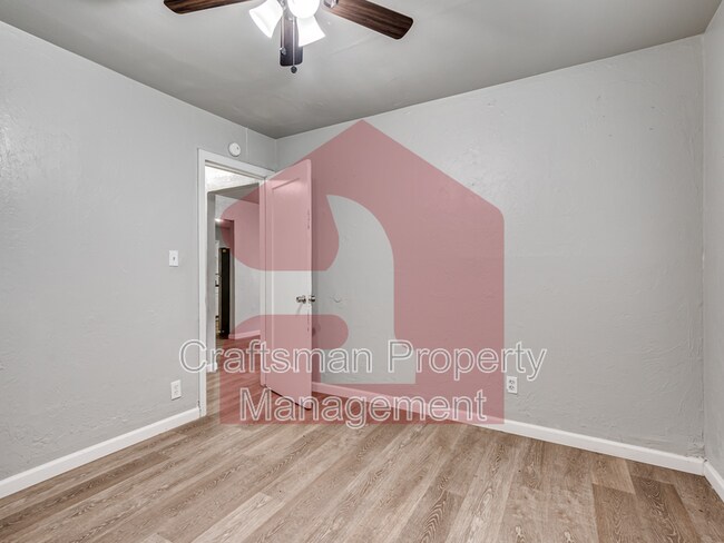 Building Photo - 1105 Bellevidere Dr