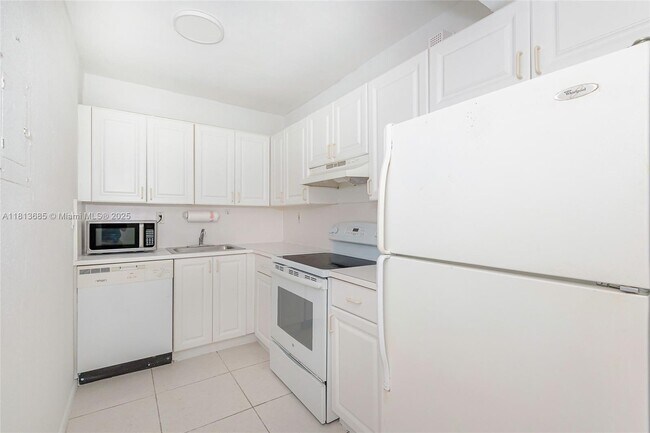 Building Photo - 17530 NW 68th Ave