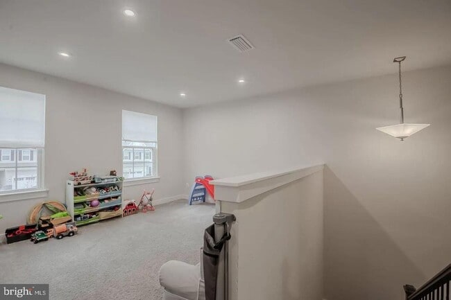 Building Photo - 219 Felix Dr