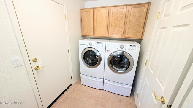 Building Photo - 39544 S Winding Trail Dr