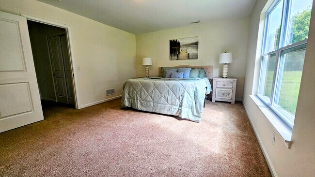 Building Photo - 178 Sitting Bull Dr