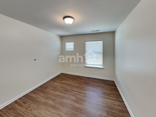 Building Photo - 710 Woodall Rd