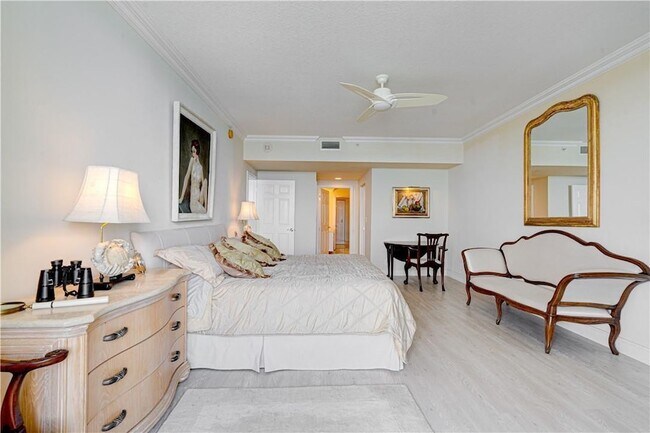 Building Photo - 3200 N Ocean Blvd