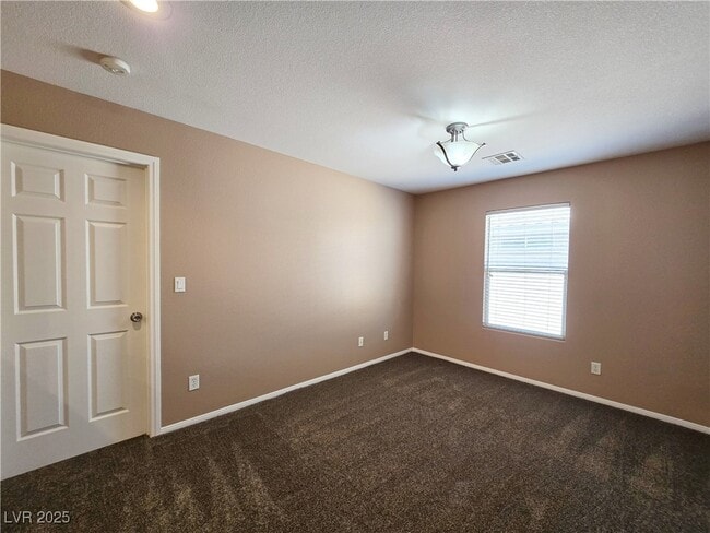 Building Photo - 10865 Wallflower Ave