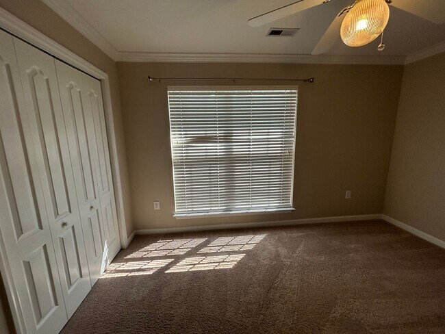Building Photo - 5988 Vinemont Dr NW