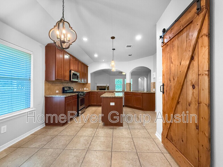 Building Photo - 4235 Fairmeadow Dr