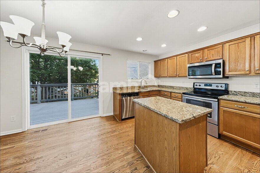 Building Photo - 11852 Altura St