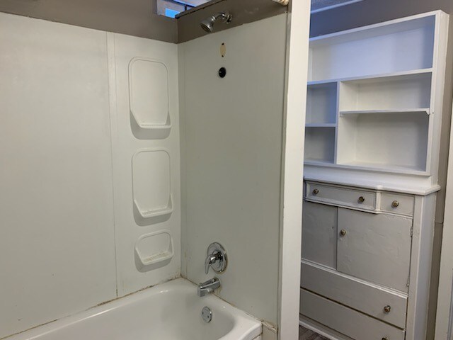 Building Photo - 424 W Cornhusker Hwy