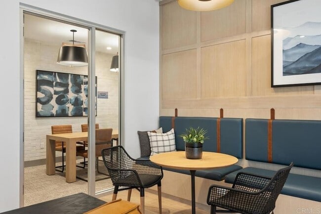 Building Photo - 3075 Avenida Torcello