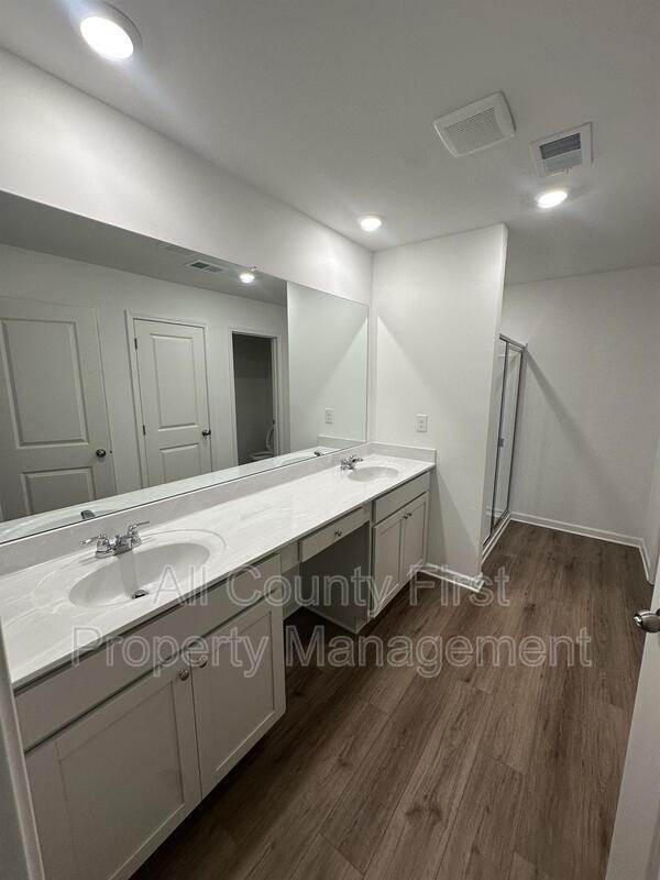 Building Photo - 2555 Adventure Wy