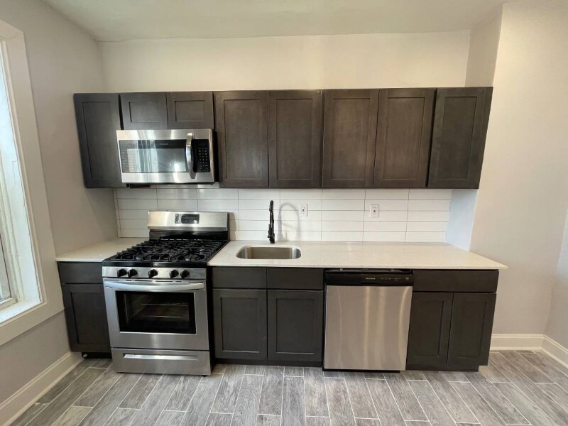 Building Photo - 610 Salem Ave