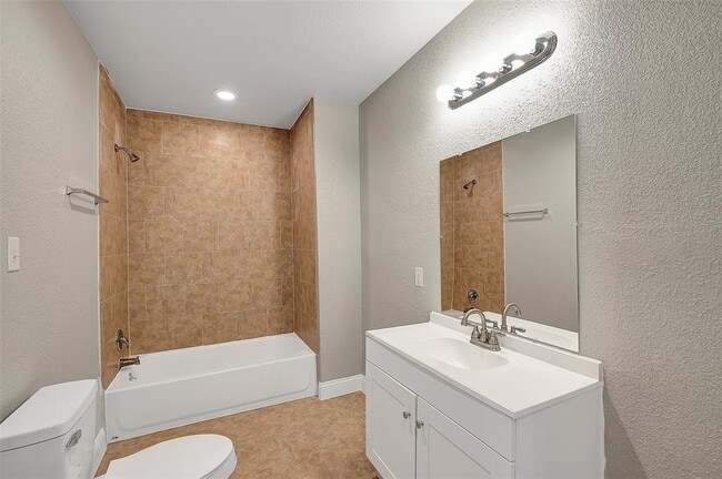 Building Photo - 7209 Blue Jay Dr