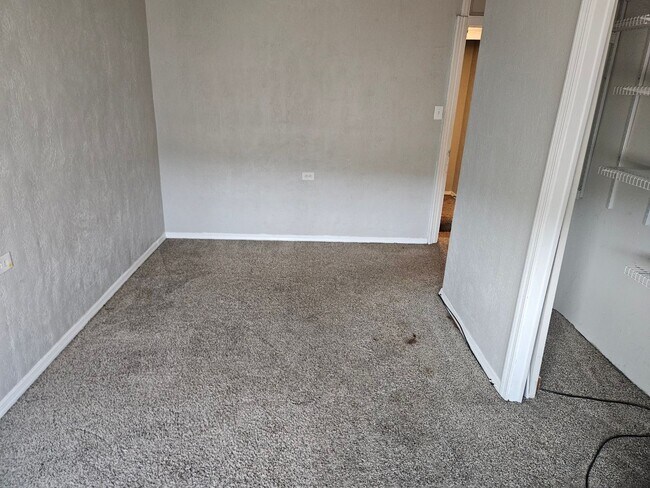 Building Photo - Central Location, Private Deck, In Unit W/...