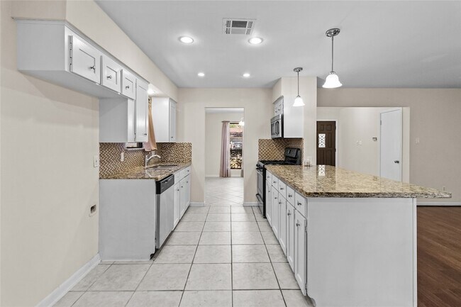 Building Photo - 5511 Verdome Ln