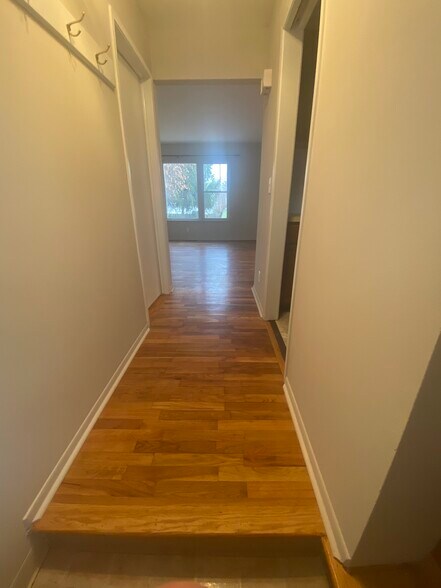 Building Photo - 1900 Holly Way