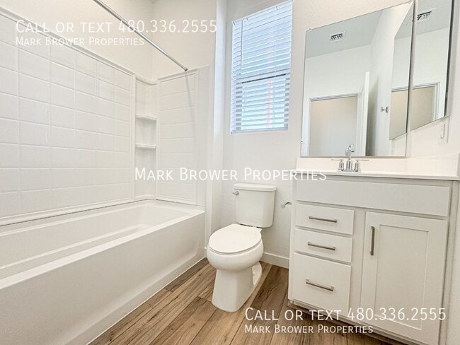 Building Photo - 9852 E Tamery Ave