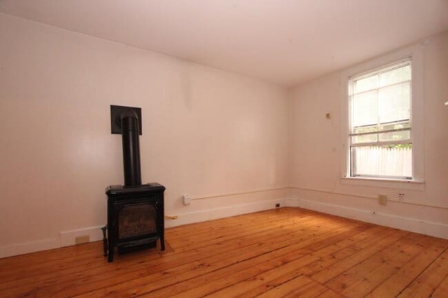 Building Photo - 8 S Union St