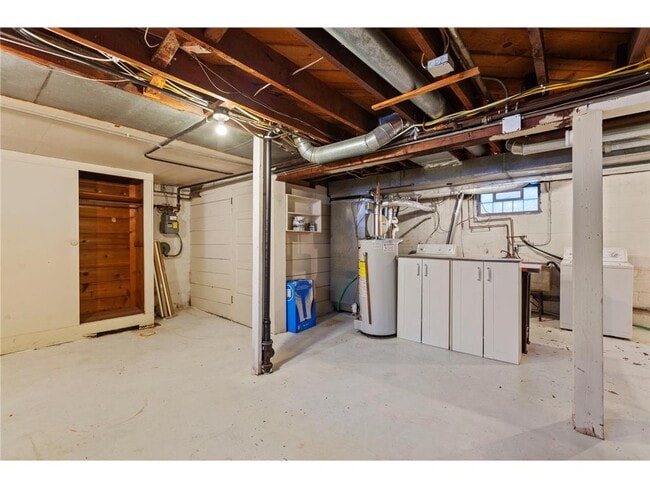 Building Photo - 445 Upton Ave S