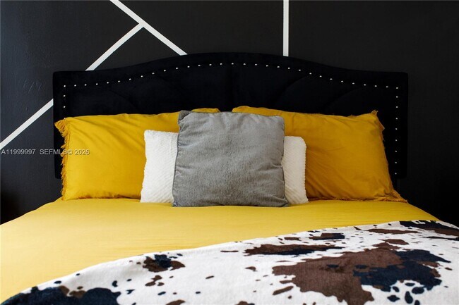 Building Photo - 185 SW 7th St