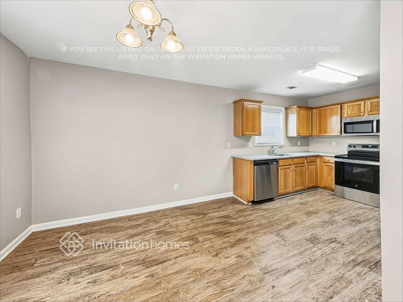 Building Photo - 4730 Camelot Dr