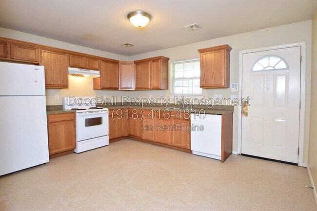 Building Photo - 6009 S Madison Pl