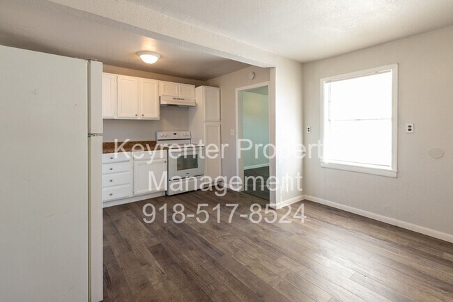 Building Photo - 3 BED/ 1 BATH IN UP AND COMING NEIGHBORHOOD