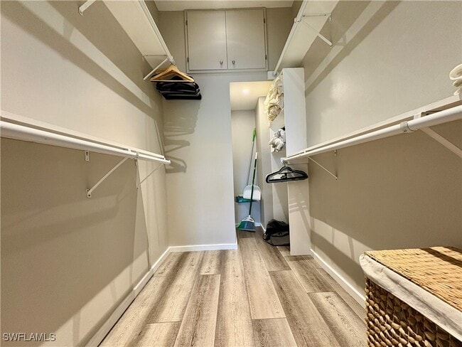 Building Photo - 3858 Riviera Cir